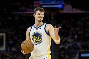 铁血炮台！波斯特12分8板 正负值+34统治攻防！