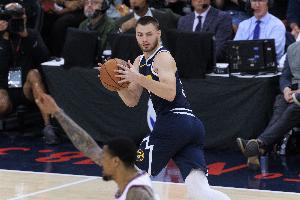 快攻小王子！布劳恩13中8得17分6篮板4助攻