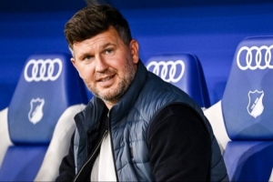 记者：克洛普非常渴望为萨尔茨堡红牛引进霍芬海姆总监希克尔