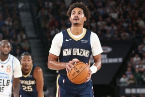 替补就不会打球了？普尔半场11分钟6中1仅拿5分 正负值-15...