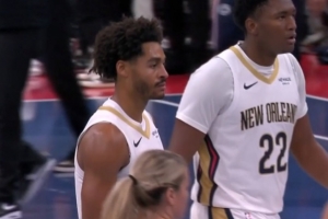 百步穿杨！普尔空位等候多时 接球三分命中轰停快船&个人已砍25分