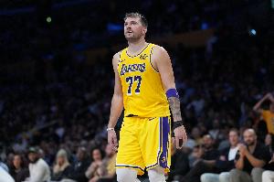 手感依旧火热！东契奇半场12中7轻松砍下19分5板2助！