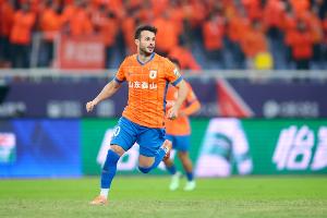 体坛：最近两家中超球队与瓦科接触，但尚未谈妥薪资条件