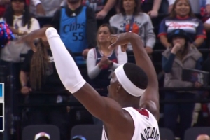 阿德巴约中投命中&热火开场12-2 泰伦-卢140秒紧急喊暂停