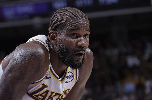 艾顿：教练信任我换防时的表现 我感觉很自在因为身后有队友支援