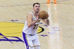 难道说？湖人上一次开季至少7胜2负是2019-20夺冠赛季