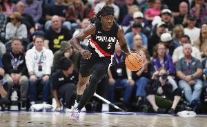 霍勒迪：阿夫迪亚和格兰特的表现很好 当我看到机会时会尝试得分