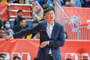 媒体人：广东还在努力调整每个球员的竞技状态 为淘汰赛做准备