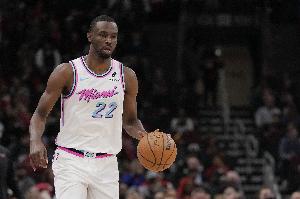 状态不错！维金斯半场9中6拿到15分4板3助1断 正负值+14