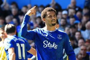 莫耶斯：我们不打算放走恩迪亚耶 满意格拉利什加盟以来的表现