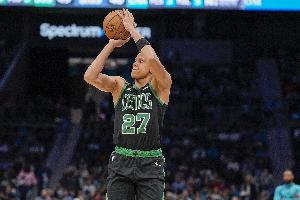 杀死比赛？沃尔什底角命中三分将分差巩固在5分，时间只剩12.4秒