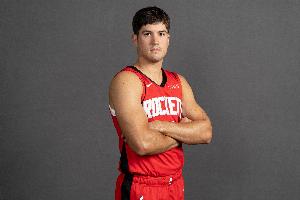 谢泼德赛季前9场三分命中率47.9% 与奇才乔治暂列U21球员历史最高