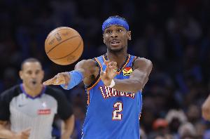 收割比赛！亚历山大2记三分+突破2+1 连砍9分拉开双位数领先！